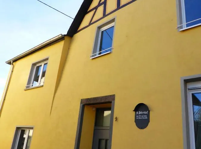 St. Petershof Apartament *